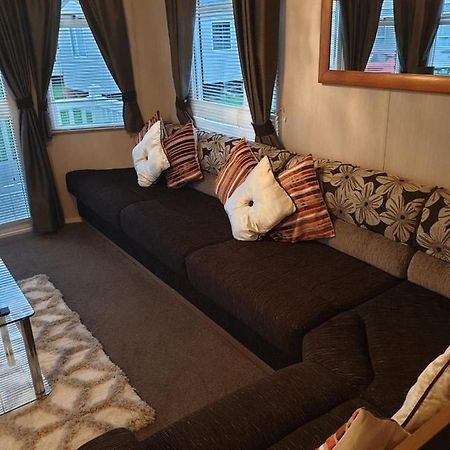 Swift Burgundy Appartement Prestatyn Buitenkant foto